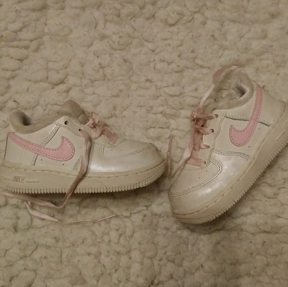 Girls Nike Light Pink